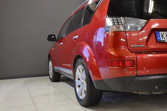 Mitsubishi Outlander 8 of 17