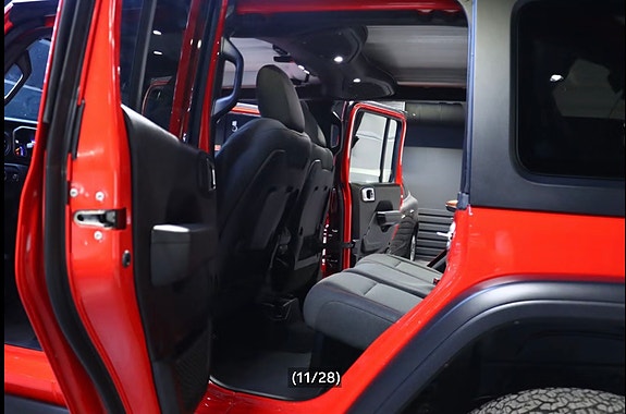 Jeep Wrangler Unlimited 10 of 27