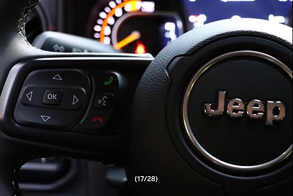 Jeep Wrangler Unlimited 16 of 27