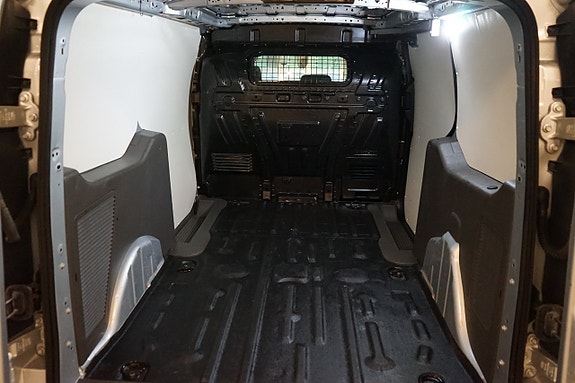 Ford Transit Connect 21 of 27
