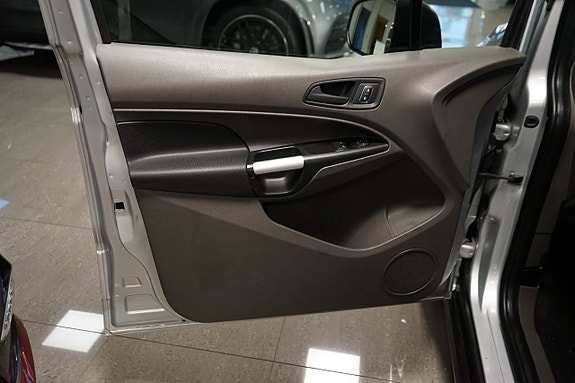 Ford Transit Connect 4 of 27