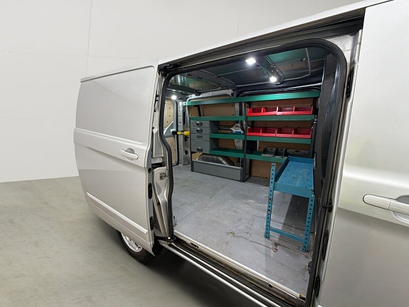 Ford Transit Custom 11 of 28