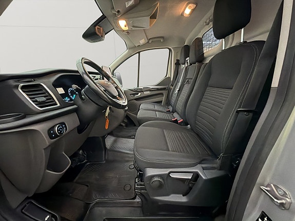 Ford Transit Custom 14 of 28