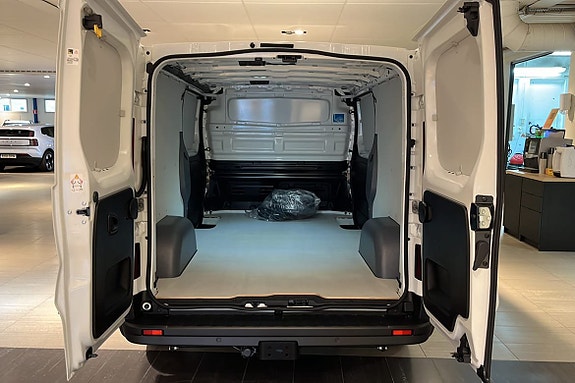 Renault Trafic 7 of 19