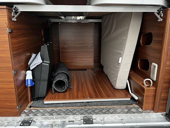 Adria Twin 640SLX Långbäddar, 180 hk, automat, Alde vattenburen värme 8 of 26