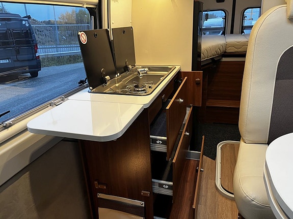 Adria Twin 640SLX Långbäddar, 180 hk, automat, Alde vattenburen värme 13 of 26
