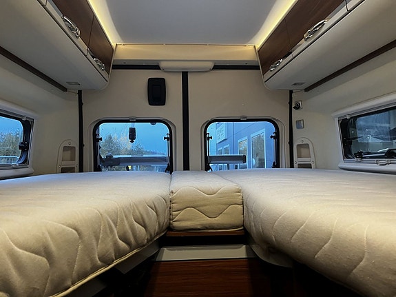 Adria Twin 640SLX Långbäddar, 180 hk, automat, Alde vattenburen värme 17 of 26