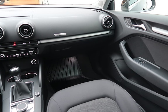Audi A3 8 of 19