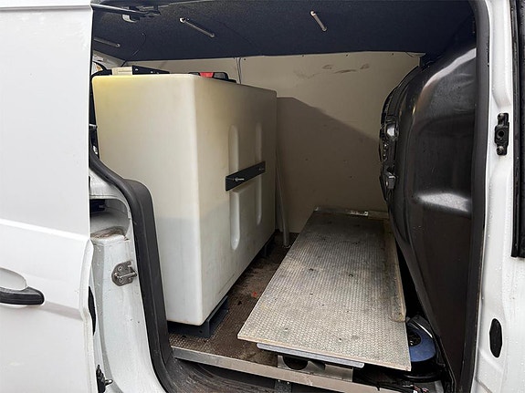 Ford Transit Connect 6 of 14