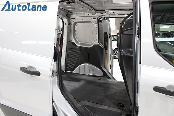 Ford Transit Connect 16 of 28