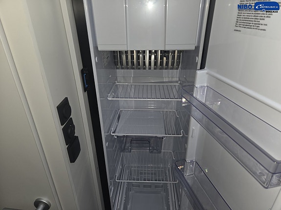 Adria ACTION 391 PH 11 of 14