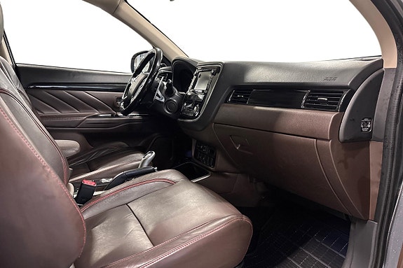 MITSUBISHI OUTLANDER PHEV HYBRIDE RECHARGEABLE CVT 203 ch BUSINESS - GPS - CUIR - CAM 360° - 215600 KM