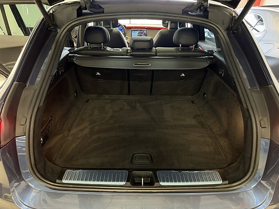 Mercedes-Benz EQE 300 SUV 8 of 21
