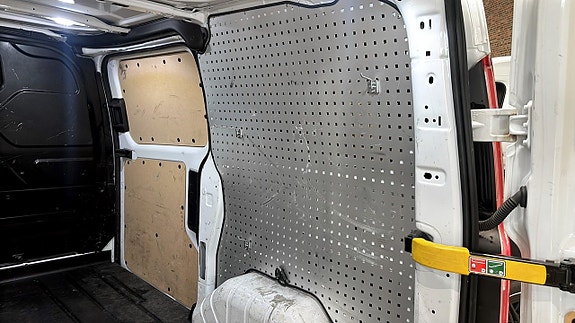 Ford Transit Custom 11 of 15