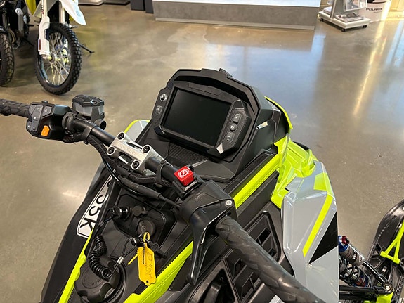 Polaris 9R INDY XCR 146" - MOMSAD 6 of 6