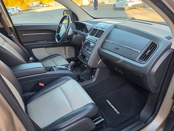 Dodge Journey 14 of 24