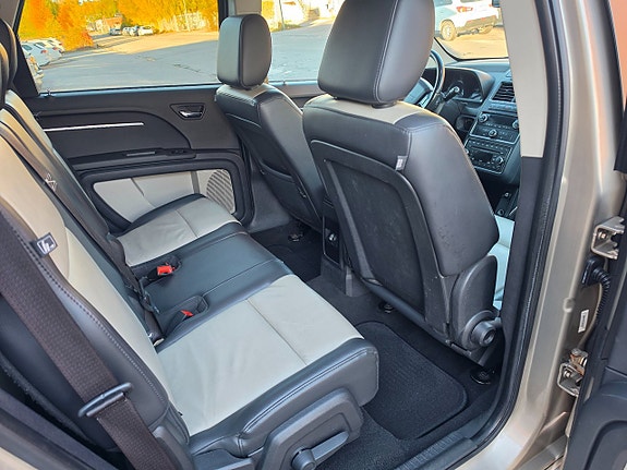 Dodge Journey 10 of 24