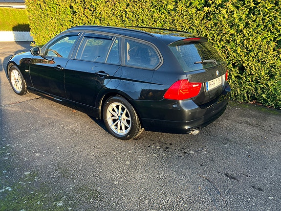 BMW 316d 2 of 5