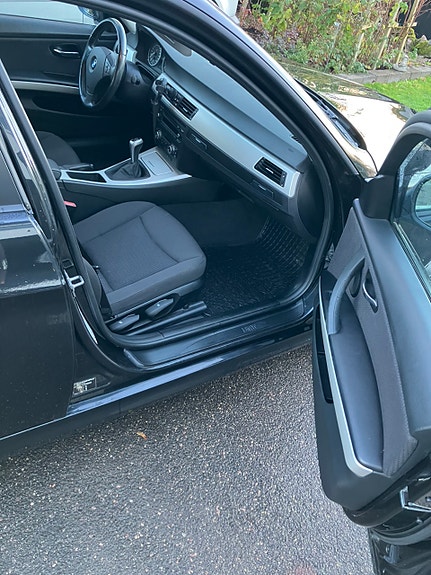 BMW 316d 3 of 5