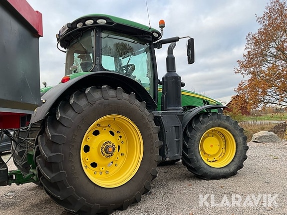 Traktor John Deere 8370R 5 of 6