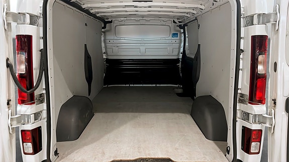 Renault Trafic 10 of 22