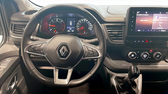 Renault Trafic 13 of 22