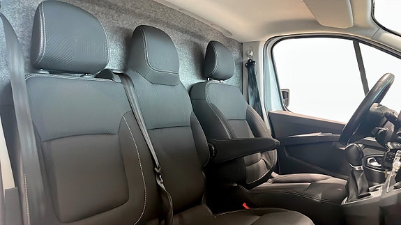 Renault Trafic 12 of 22