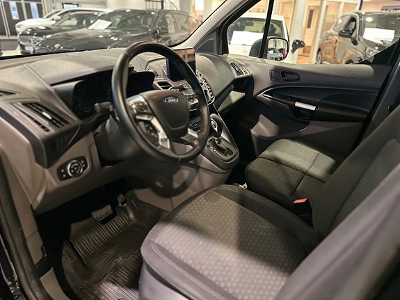 Ford Transit Connect 9 of 11