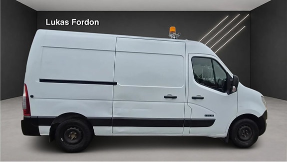 Nissan NV400 6 of 16