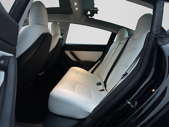 Tesla Model 3 23 of 25