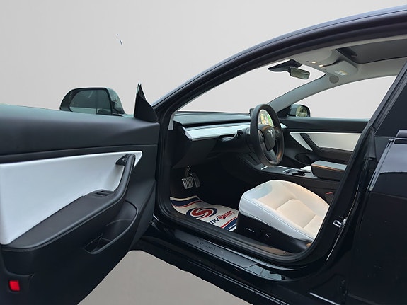 Tesla Model 3 7 of 25
