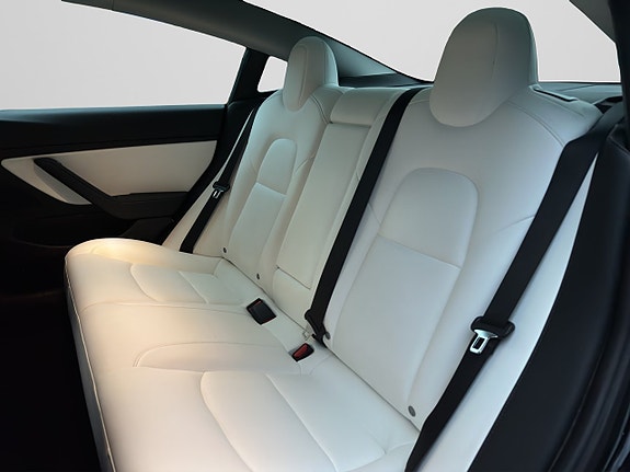Tesla Model 3 24 of 25