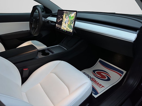 Tesla Model 3 12 of 25