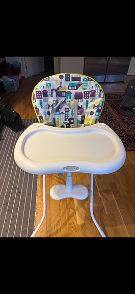 Barnstol med tallrik från Graco