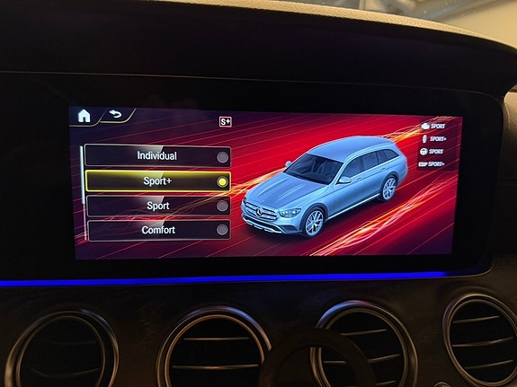 Mercedes-Benz E 220 d 28 of 30