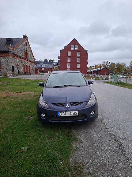 Mitsubishi Grandis 8 of 8