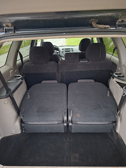 Mitsubishi Grandis 4 of 8
