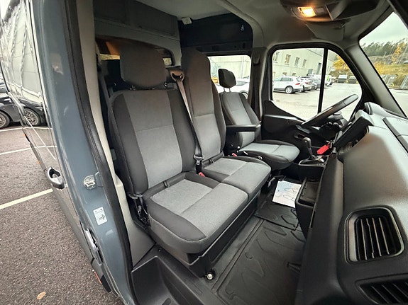 Renault Master 30 of 30