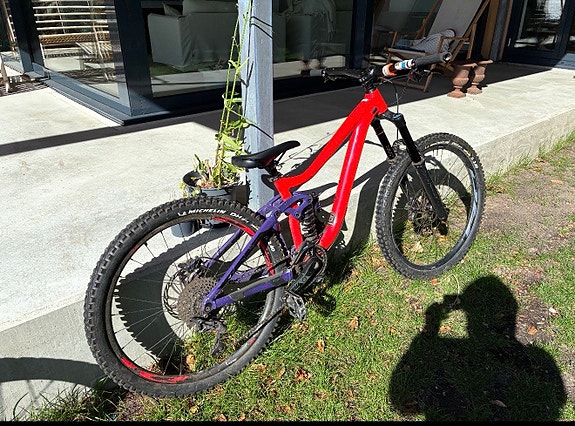 Giant Reign SX heldämpad mountainbike 27,5" stl S röd/lila unisex