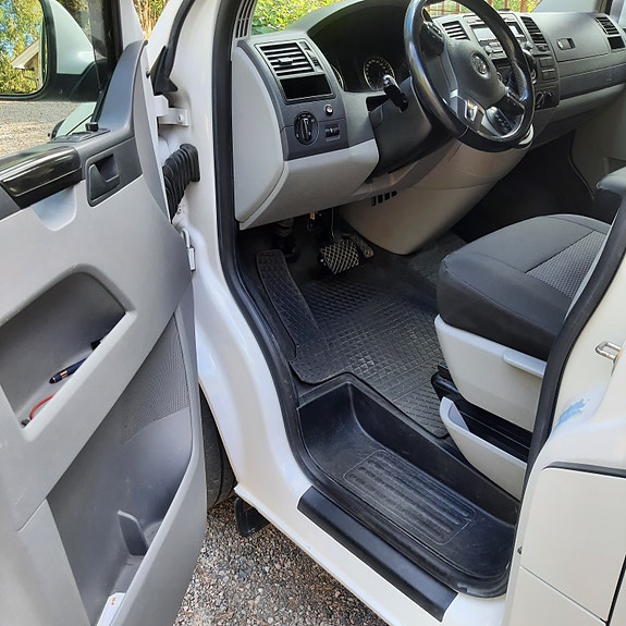 Volkswagen Transporter 6 of 9