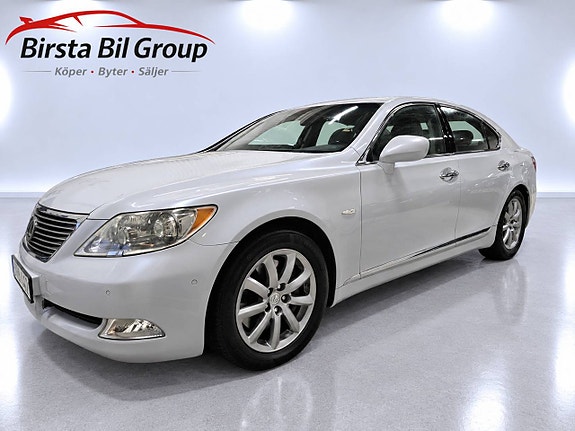 Lexus LS460 6 of 25