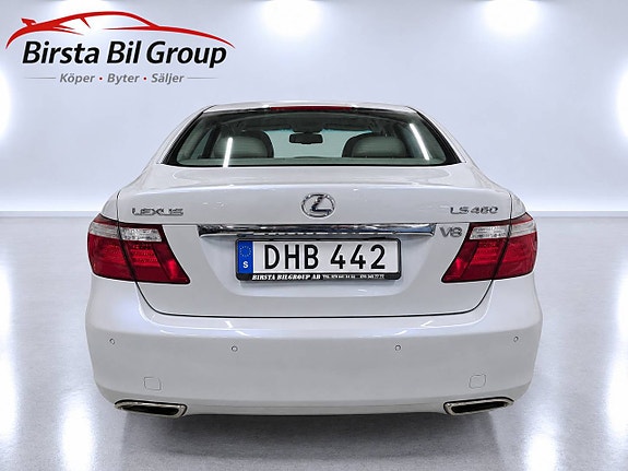 Lexus LS460 4 of 25