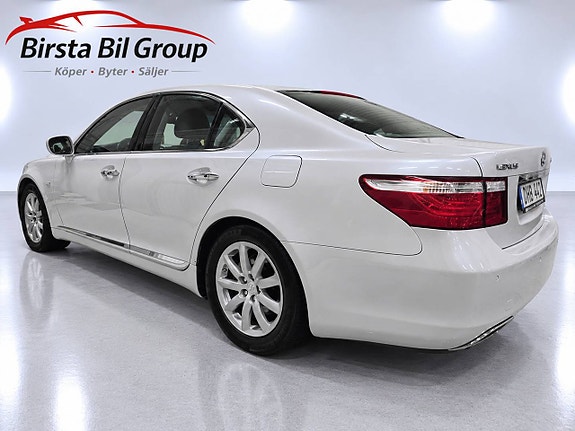 Lexus LS460 5 of 25