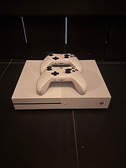 Product image 1 of 4