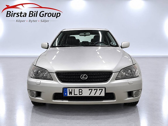 Lexus IS200