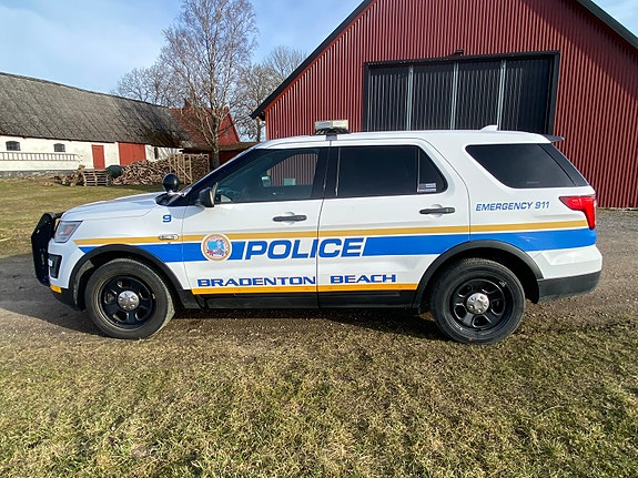 Ford Explorer 7 of 26