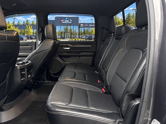 Dodge RAM 1500 12 of 17