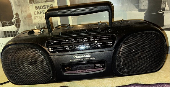 Panasonic RX-FB430 bärbar radio med kassettbandspelare