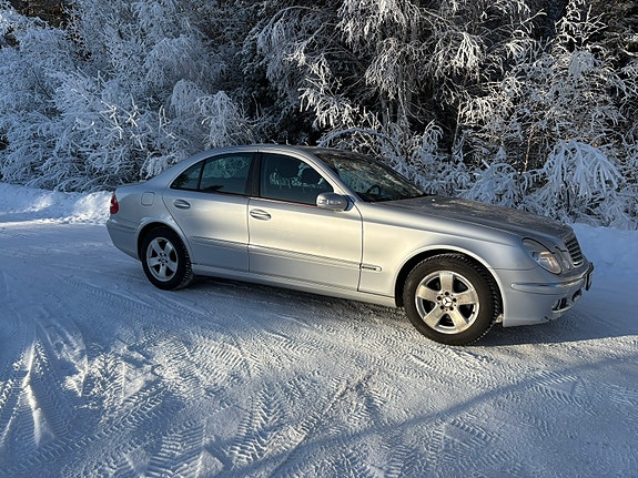 Mercedes-Benz E 240