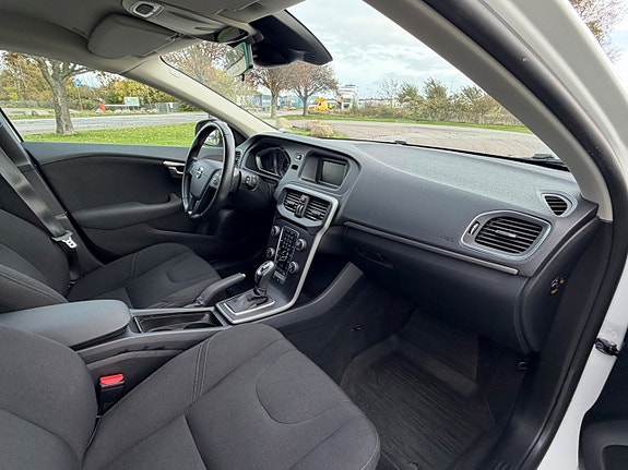 Volvo V40 10 of 12